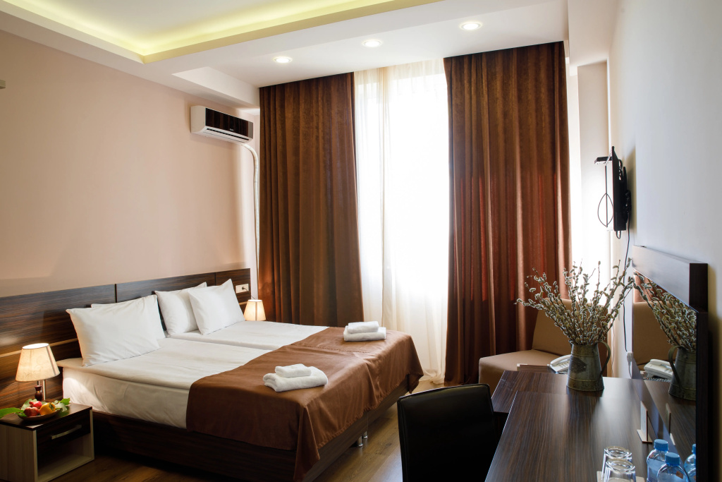 Spacious suite at Hotel Olympia Garden